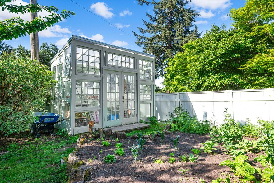 Building Photo - 7541 Seward Park Ave S