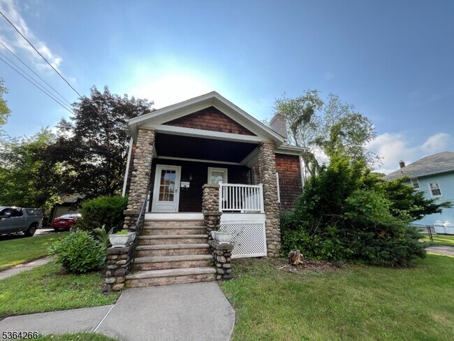 Building Photo - 131 Jefferson Ave