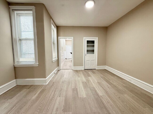 Building Photo - Spacious 4-Bedroom Home in West Philadelphia