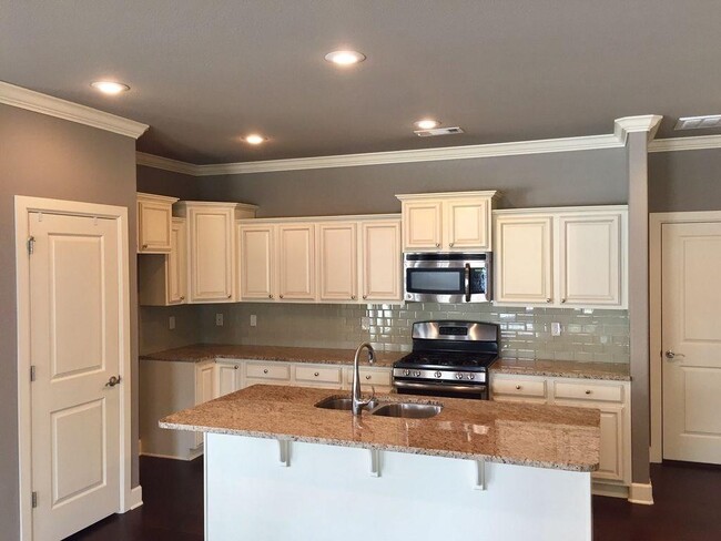 Kitchen Island - 5211 S 65th Plz