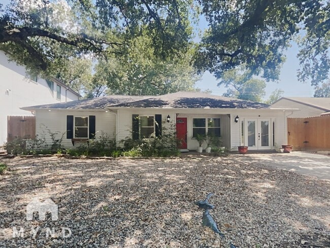 Building Photo - 6907 Schiller St