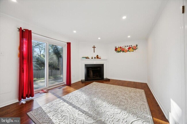 Building Photo - 25 N Buck Ln