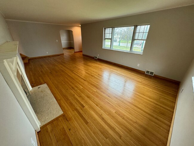 Building Photo - 2770 Tremont Rd