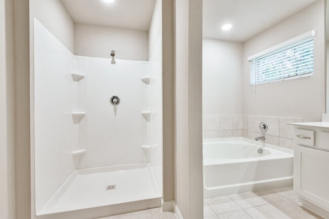 Building Photo - 133 S Timber Top Dr