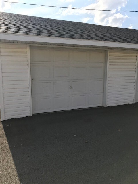 Building Photo - 223-225 Edgewood Dr