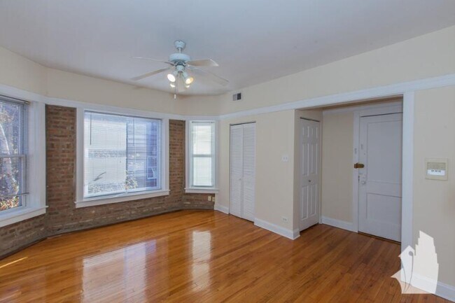 Primary Photo - 1 bedroom in Chicago IL 60657