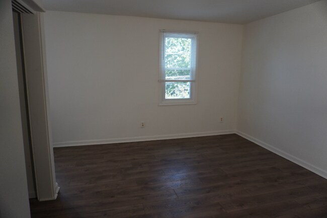 Building Photo - 3006 Sollers Point Rd