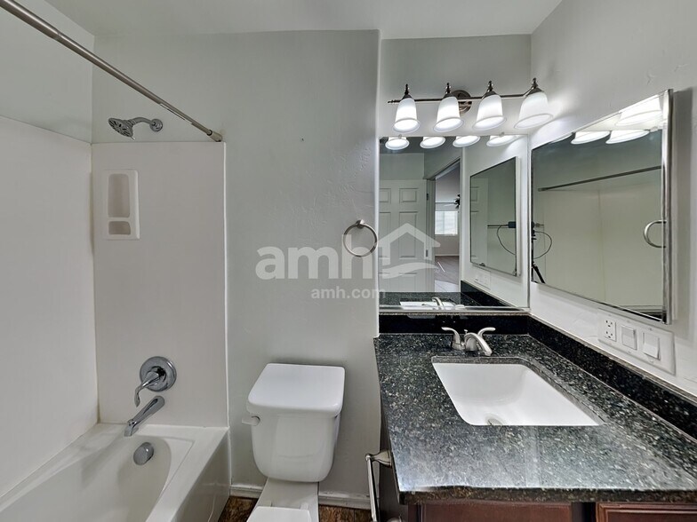 Building Photo - 1281 W Molinetto Dr