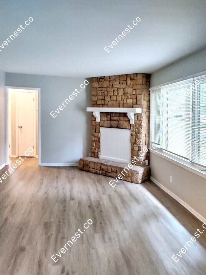 Building Photo - 13617 Craig Ave