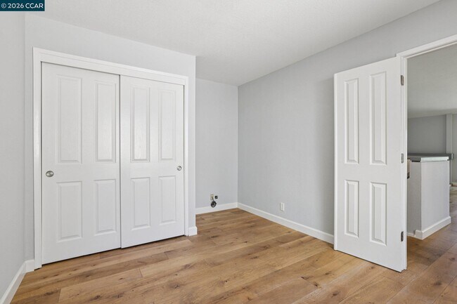 Building Photo - 1541 Moraga Way