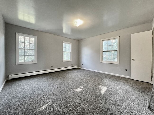 Building Photo - 1340 Blossom St SE