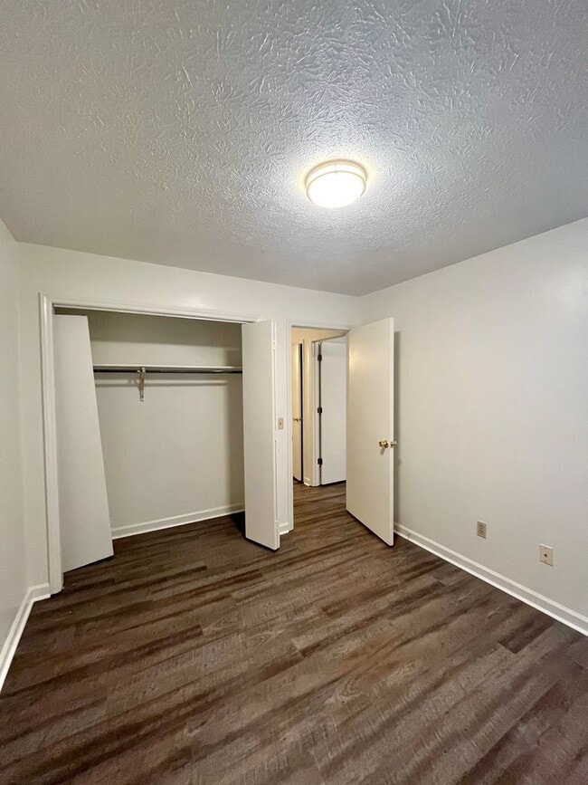 Building Photo - Renovated Home Near Virginia Tech