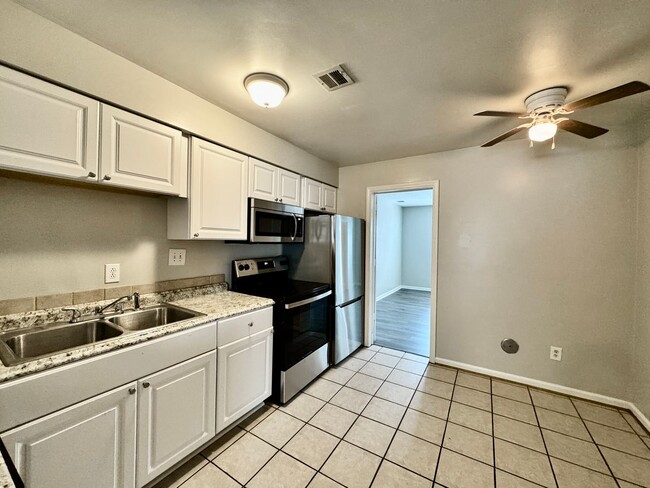 Building Photo - UPDATED & READY NOW!! Condo at the Beach -...