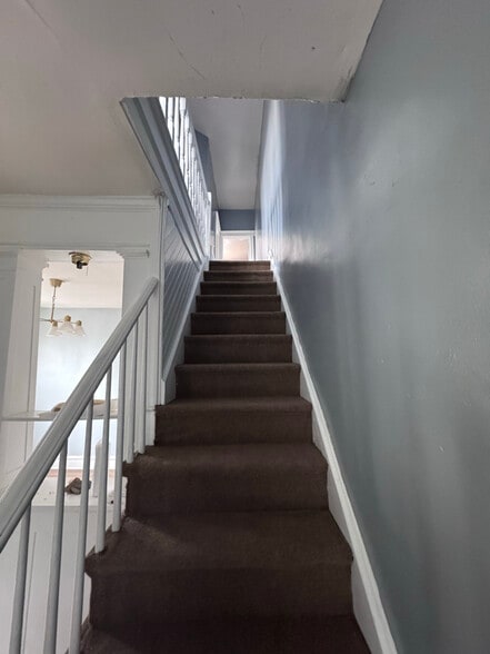 Building Photo - 1623 S 53rd St