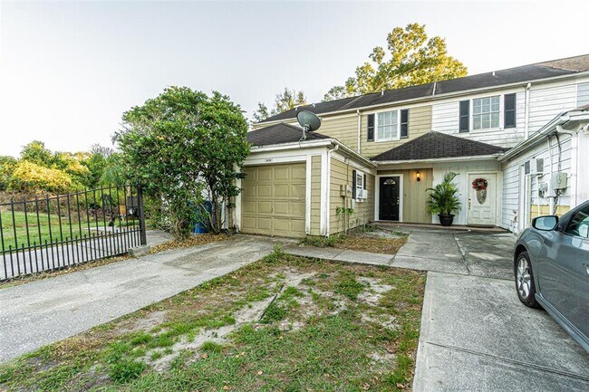 Primary Photo - 6218 Oak Cluster Cir