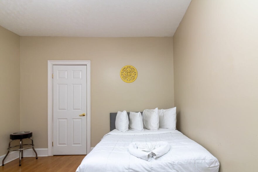 Building Photo - 438 1st Ave