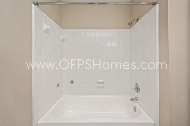 Building Photo - 606 Ironwood Dr