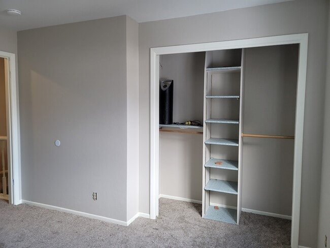 Building Photo - 145 Aspen Dr
