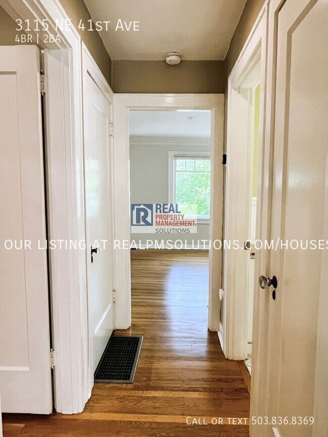 Building Photo - 3115 NE 41st Ave