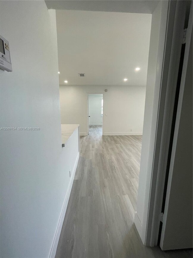 Building Photo - 10016 Winding Lake Rd