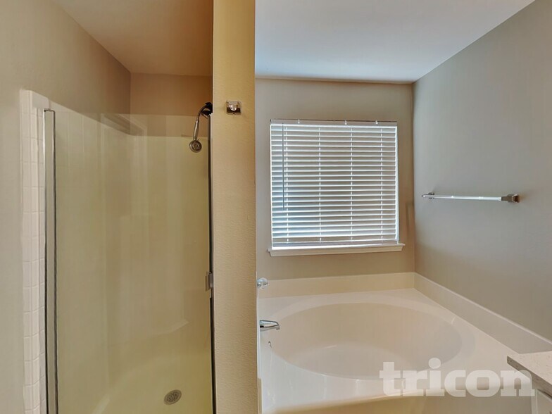 Building Photo - 112 Clover Leaf Ln