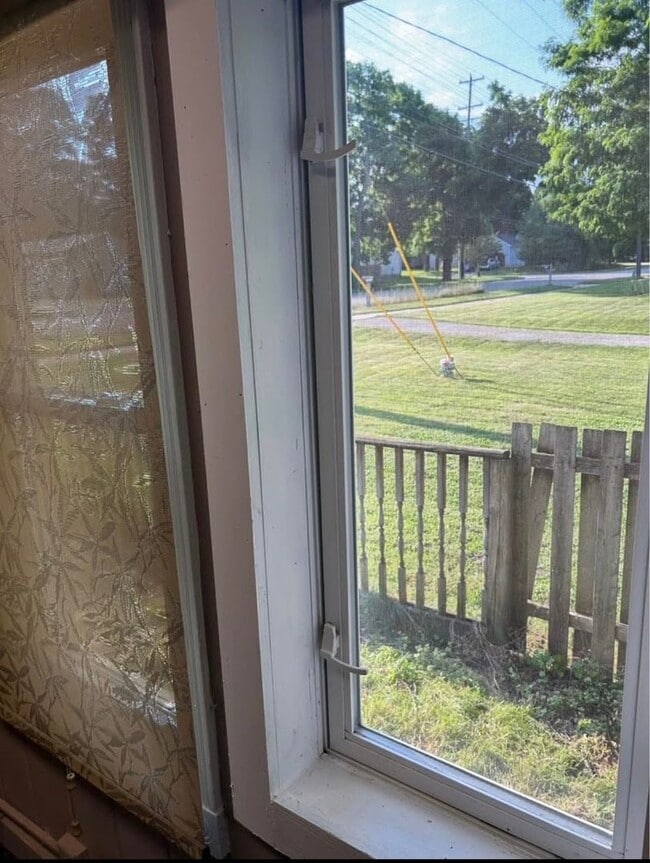 Building Photo - 6849 N Aurelius Rd