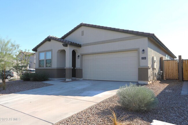 Building Photo - 5719 W Encinas Ln