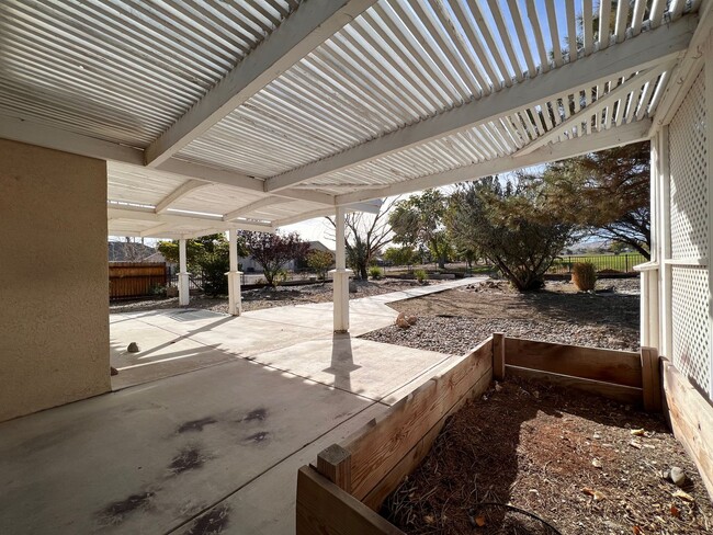 Building Photo - 3-bedroom home in Desert Lakes Golf Community