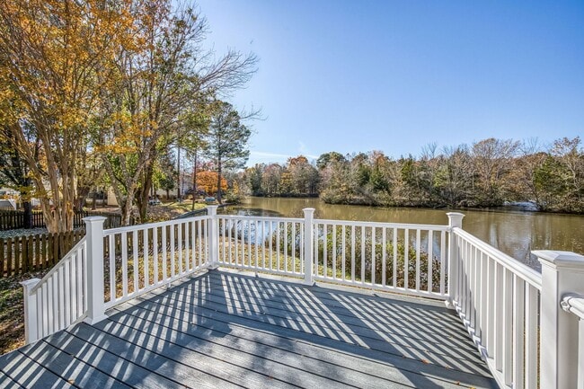 Building Photo - 3 Bedroom Midlothian Home Move In Ready