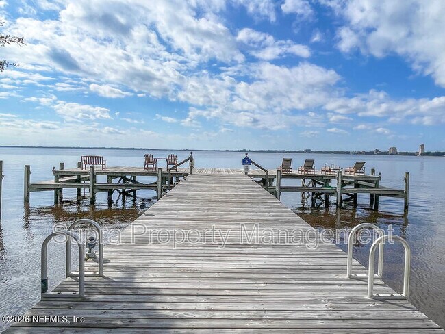 Building Photo - 1550 Palm Ave