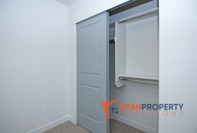 Building Photo - 427 S 960 W