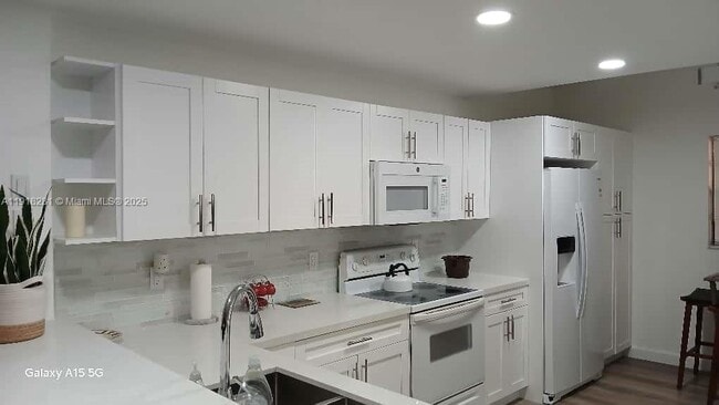 Building Photo - 3851 Estepona Ave