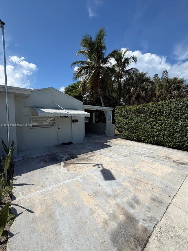 Building Photo - 2203 Taft St