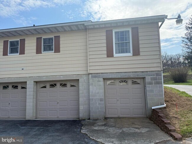 Building Photo - 190 Bachmans Valley Rd