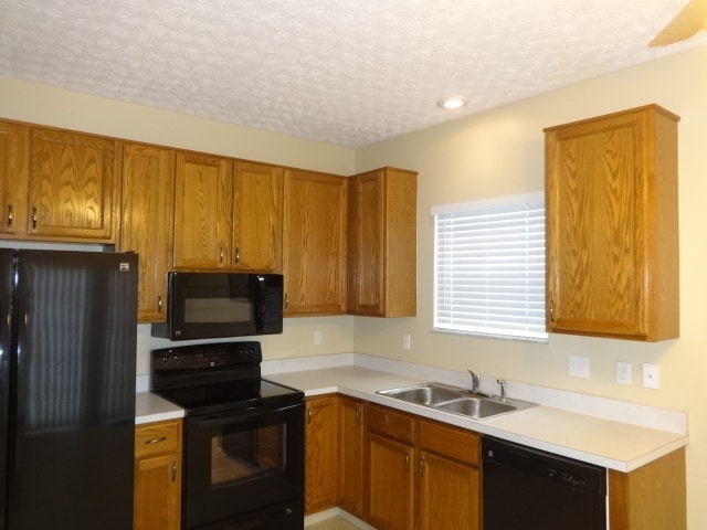 Building Photo - 8772 Kingsley Dr