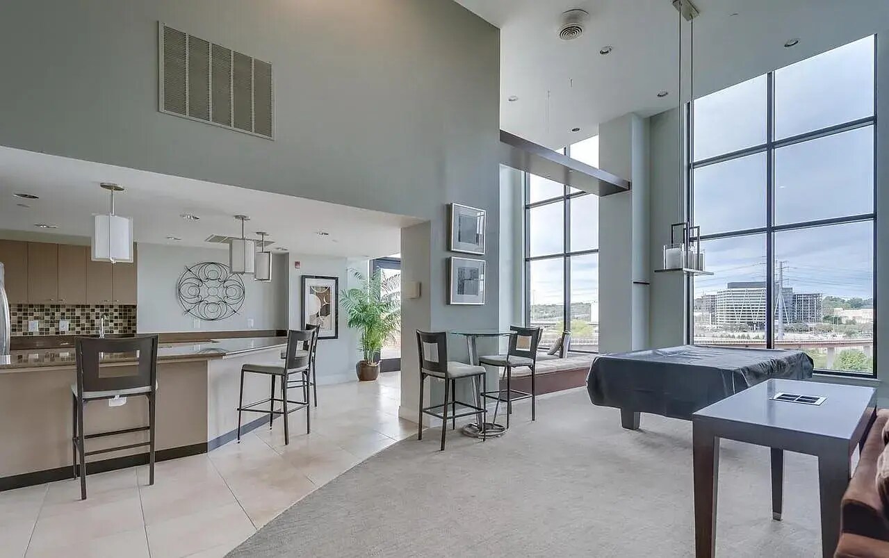 Building Photo - 2451 Midtown Ave