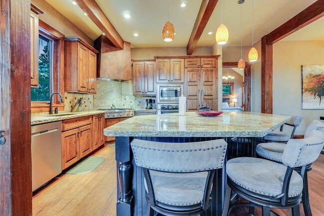 Building Photo - 108 Campion Trail