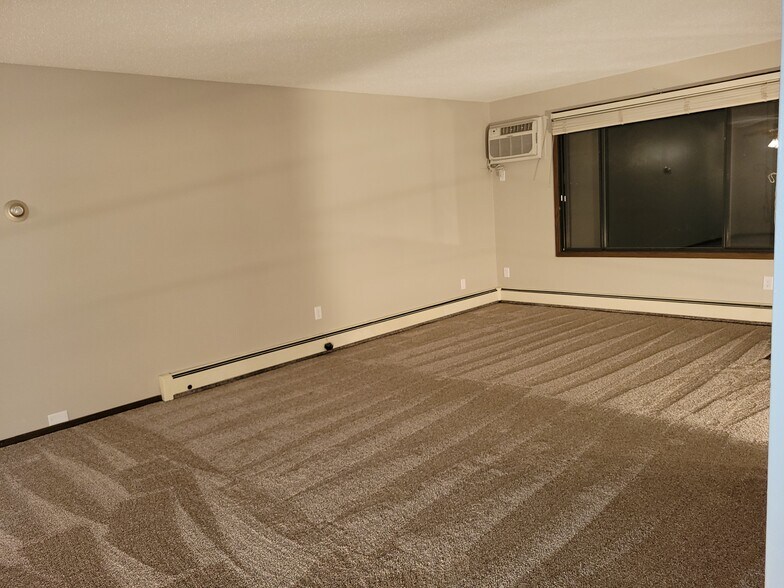 Building Photo - 3917 Heritage Hills Dr