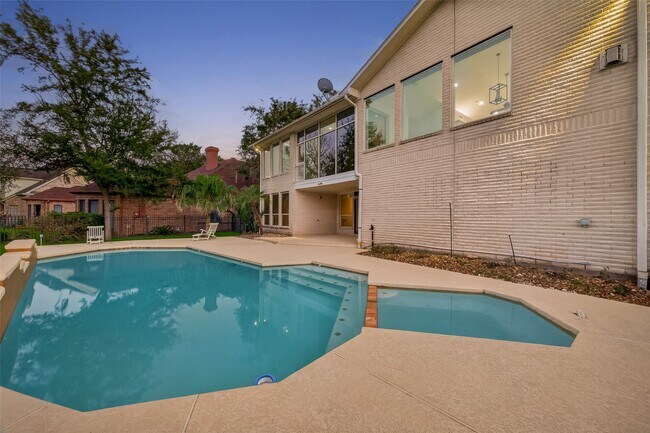 Building Photo - 7203 Timberlake Dr