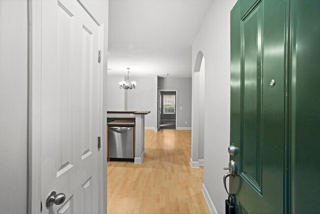 Building Photo - 8441 Callabee Way