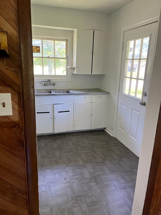 Building Photo - 22 E Lutcher Ave