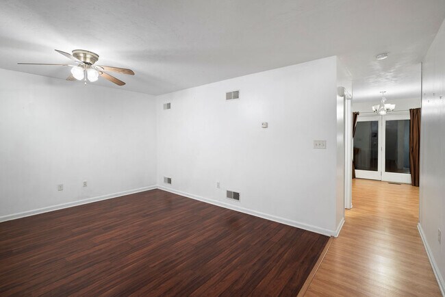 Living room - 525 Meade Ave