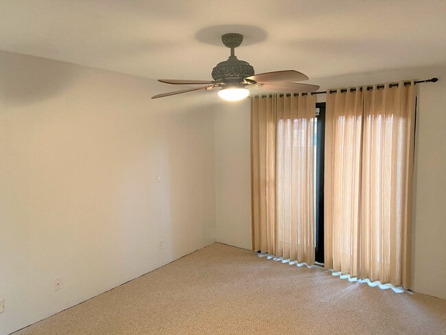 Building Photo - TOWNHOME -VILLAGE OF OAK CREEK -  NIZHONI