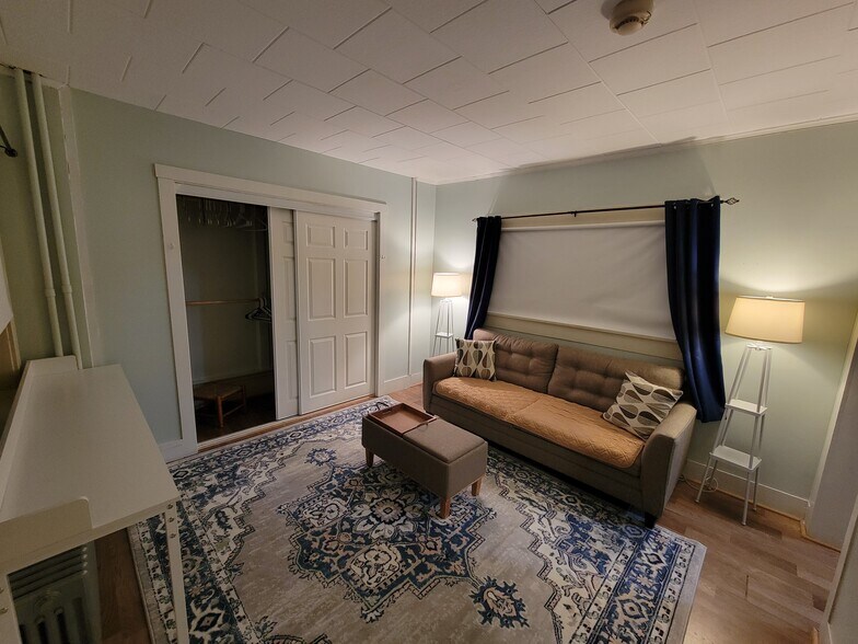 Living Room, Large Closet - 131 Northern Ave