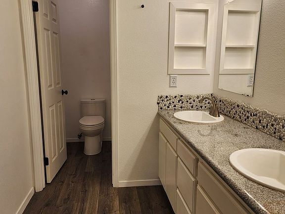 Building Photo - Clean and Spacious 3Bedroom