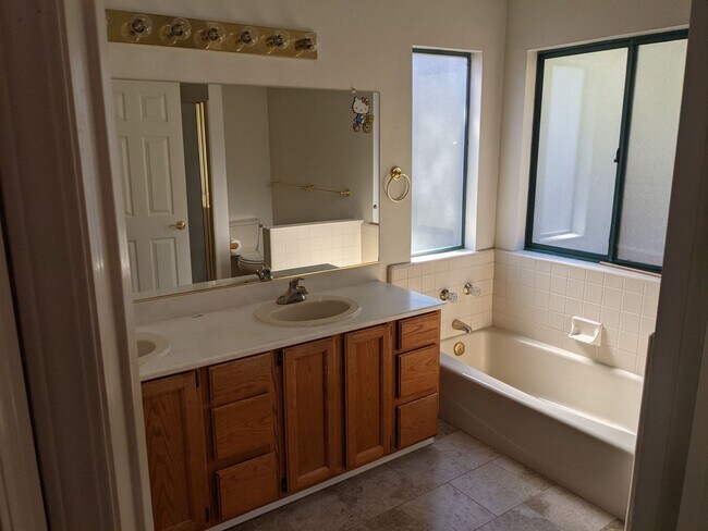 Building Photo - 2236 Cranesbill Pl
