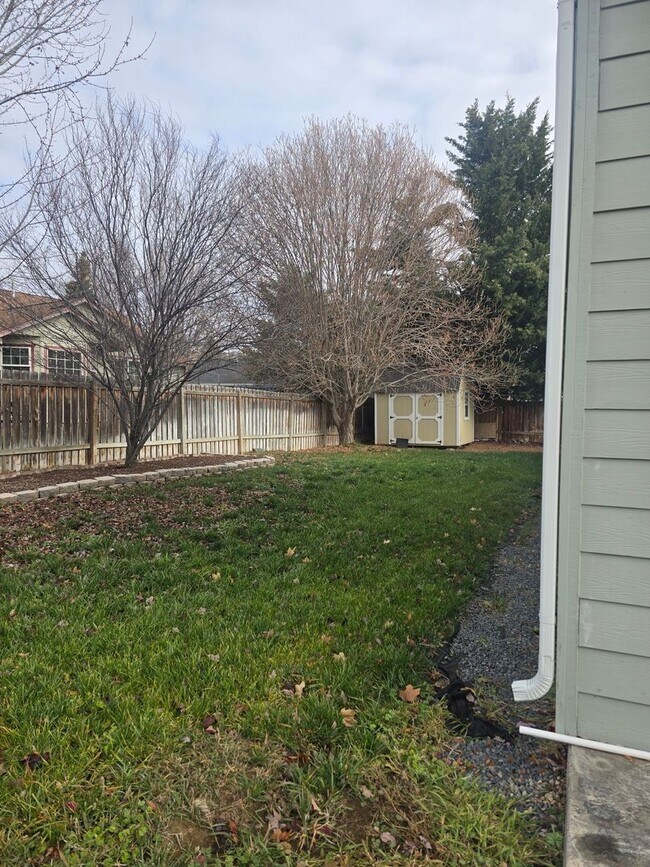 Building Photo - Amazing 4 bed/3 bath home