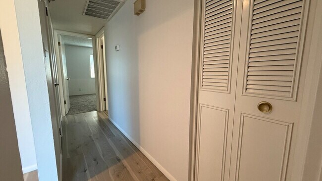 Building Photo - Beautiful Updated Kitchen ,  Large Backyard with Large Covered Patio