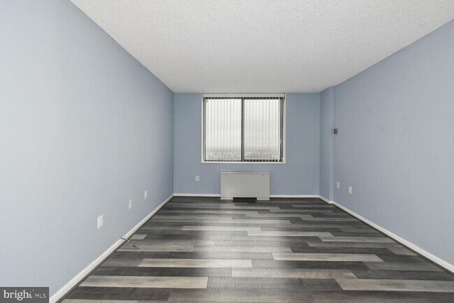 Building Photo - 3701 S George Mason Dr