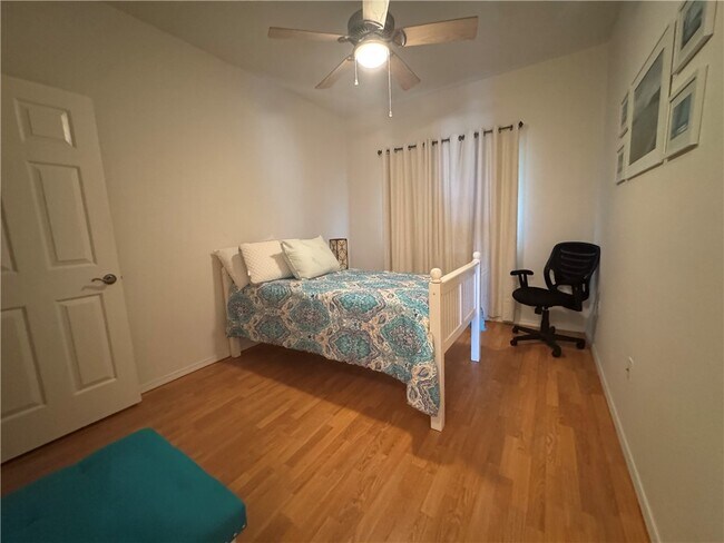 Building Photo - 3340 Landon Dr W